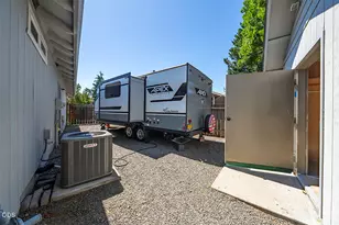 3321 Oneida Cir, Medford, OR 97504 - Photo 25