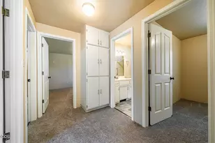 3321 Oneida Cir, Medford, OR 97504 - Photo 11