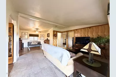63 Rogue River Drive, Eagle Point, OR 97524 - Photo 5