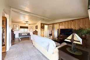 63 Rogue River Dr, Eagle Point, OR 97524 - Photo 5
