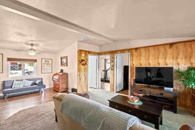 63 Rogue River Drive, Eagle Point, OR 97524 - Photo 5