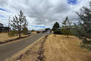 63 Rogue River Dr, Eagle Point, OR 97524 - Photo 25