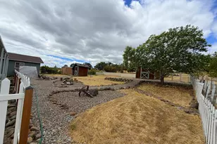 63 Rogue River Dr, Eagle Point, OR 97524 - Photo 29