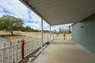63 Rogue River Dr, Eagle Point, OR 97524 - Photo 25