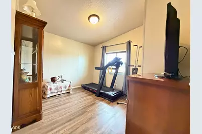 63 Rogue River Drive, Eagle Point, OR 97524 - Photo 15
