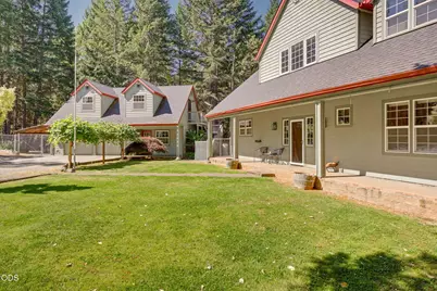 255 Janice Way, Merlin, OR 97532 - Photo 3