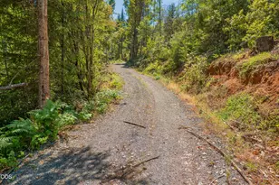 1132 Bridge Ln, Wolf Creek, OR 97497 - Photo 9