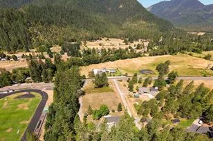 2072 E Evans Creek Rd, Rogue River, OR 97537 - Photo 29