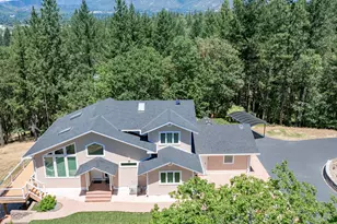 712 Colleen Ct, Grants Pass, OR 97527 - Photo 61