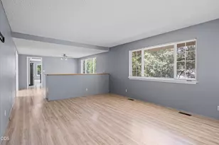 287 Surrey Dr, Grants Pass, OR 97526 - Photo 13