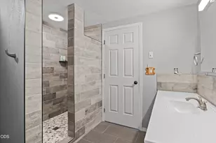 287 Surrey Dr, Grants Pass, OR 97526 - Photo 17