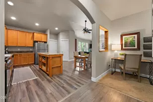 20705 Snow Peaks Dr, Bend, OR 97701 - Photo 19