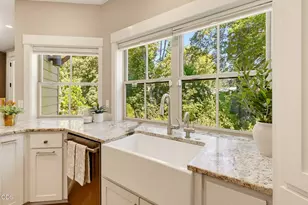 225 N Oregon St, Jacksonville, OR 97530 - Photo 15