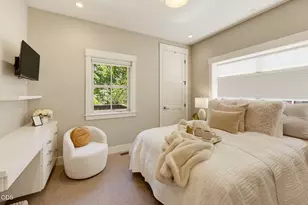 225 N Oregon St, Jacksonville, OR 97530 - Photo 27