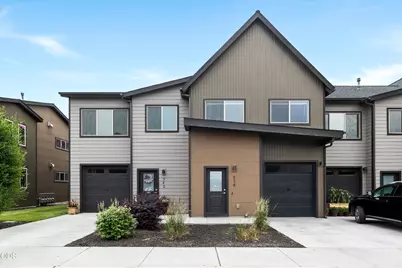 538 NW 28th, Redmond, OR 97756 - Photo 1