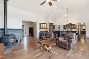 67295 Gist Rd, Bend, OR 97703 - Photo 11