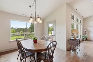 67295 Gist Rd, Bend, OR 97703 - Photo 17