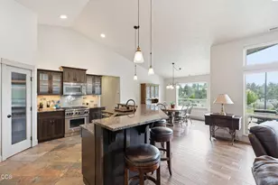 67295 Gist Rd, Bend, OR 97703 - Photo 13
