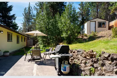 69 SE Piper Drive, Bend, OR 97702 - Photo 17