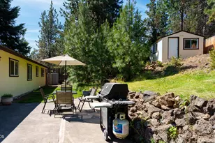 69 SE Piper Dr, Bend, OR 97702 - Photo 17