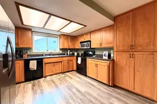 1002 Angler Ln, Grants Pass, OR 97527 - Photo 3