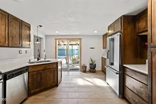 615 NW Ogden Ave, Bend, OR 97703 - Photo 17