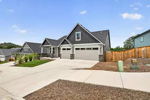 327 Arrowhead Trail, Eagle Point, OR 97524 - Photo 33