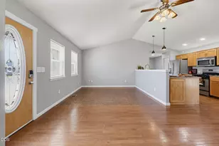 3643 Amelia Way, White City, OR 97503 - Photo 7