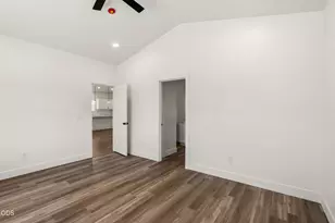 467 Arnos St, Talent, OR 97540 - Photo 7