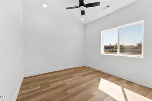 467 Arnos St, Talent, OR 97540 - Photo 23