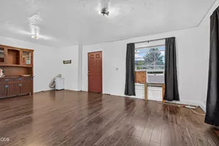 625 W Jackson St, Medford, OR 97501 - Photo 3