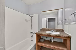 625 W Jackson St, Medford, OR 97501 - Photo 9