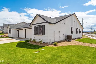 891 SE Starview Avenue, Madras, OR 97741 - Photo 3