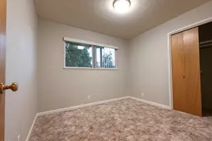 1921 Regina Way, Grants Pass, OR 97527 - Photo 15