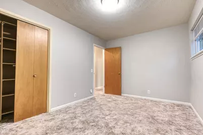 1921 Regina Way, Grants Pass, OR 97527 - Photo 11