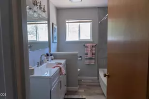 1921 Regina Way, Grants Pass, OR 97527 - Photo 15