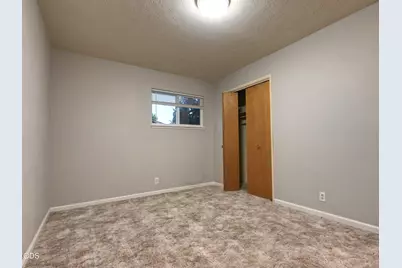 1921 Regina Way, Grants Pass, OR 97527 - Photo 9