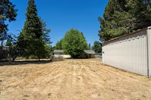 1921 Regina Way, Grants Pass, OR 97527 - Photo 21
