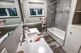 1921 Regina Way, Grants Pass, OR 97527 - Photo 17