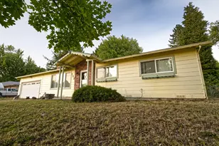 1921 Regina Way, Grants Pass, OR 97527 - Photo 27