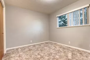 1921 Regina Way, Grants Pass, OR 97527 - Photo 13