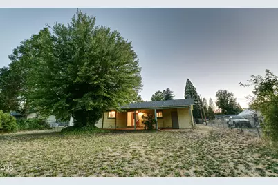 1921 Regina Way, Grants Pass, OR 97527 - Photo 25