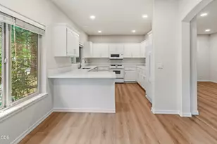 20387 Christmas Ridge, Bend, OR 97702 - Photo 15