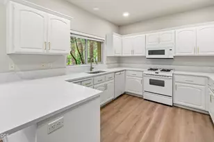 20387 Christmas Ridge, Bend, OR 97702 - Photo 17
