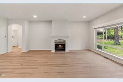20387 Christmas Ridge, Bend, OR 97702 - Photo 13