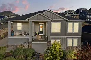 523 W La Strada Circle, Medford, OR 97504 - Photo 1