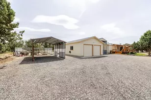 8664 SW Sisters View Pl, Terrebonne, OR 97760 - Photo 7