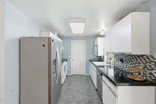 823 SE Polaris Ct, Bend, OR 97702 - Photo 13