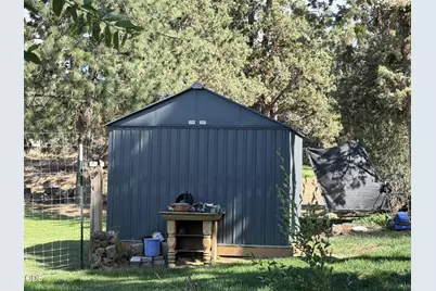64100 N N Highway 97 #18, Bend, OR 97701 - Photo 39