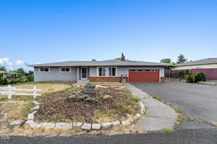1240 Hilton Dr, Klamath Falls, OR 97603 - Photo 3